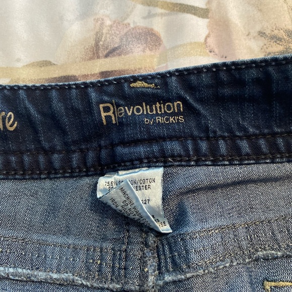 Jeans - Picture 2 of 3